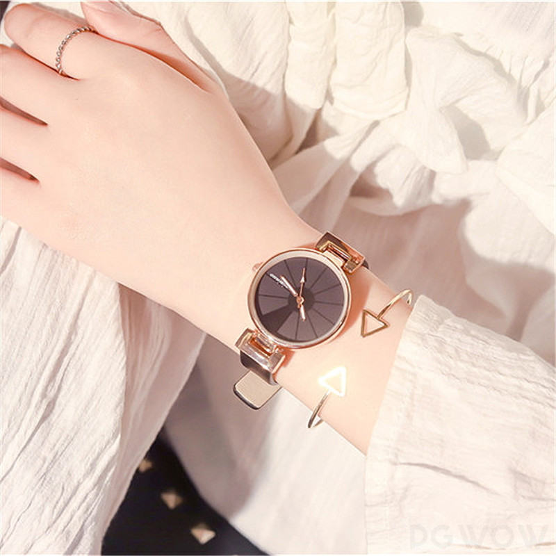 ファッション優雅防水深度30ｍレザークォーツ時計ラウンドブラウン系ブルー系ブラック系ピンク系ホワイト系合金腕時計