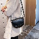 秋冬PUマグネット斜め掛け無地カジュアルレトロファッション大容量ショルダーバッグ·ハンドバッグ